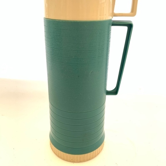 Vintage Retro Thermos Aladdin's Blue & Cream Pint Size with Handle & Cup Lid - Picture 3 of 11
